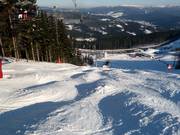 Piste à bosses en dessous du télésiège Sonnenhang