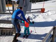 Le personnel vous aide à monter
