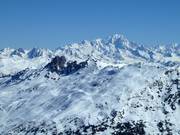 Vue sur la Dent de Burgin et Mont-Blanc en arrière-plan