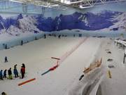 La piste pour débutants dans le hall de ski Chill Factore