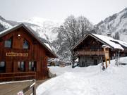 Auberge du Coin sur la piste de la vallée vers St Colomban