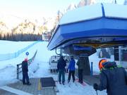 Le personnel est toujours présent à l’embarquement.