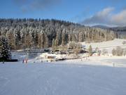 Vue sur la station de vallée et les parkings