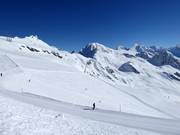 Vue sur les pentes de freeride du domaine skiable Lauchernalp