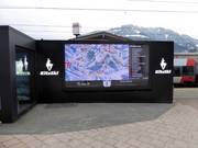 Tableau d'affichage ultramoderne à la station de vallée