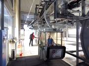 Le personnel est présent lors de l’embarquement à la télécabine.