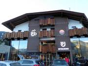 Café Unterlercher à la station de vallée à Fügen