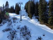 Piste noire de descente vers la vallée