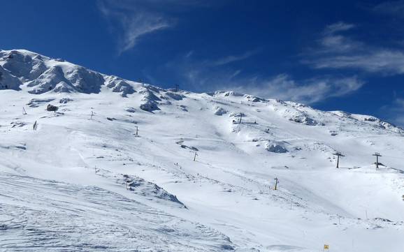 Domaines skiables pour skieurs confirmés et freeriders Pinde – Skieurs confirmés, freeriders Mount Parnassos – Fterolakka/Kellaria