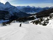 Vue depuis la piste Panorama à l’Issentalkopf sur la Tiroler Zugspitz Arena