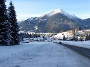 Ehrwald commence en dessous de la station de la vallée.