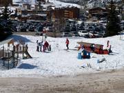 Aire de jeux au bord de la piste à Alpe d'Huez