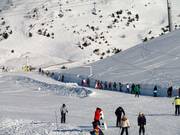 Téléski sur une piste de liaison à Arc 1950