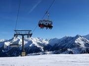 Schneekarbahn - 6 places | Télésiège rapide (débrayable) avec capots de protection