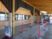 Zone de caisse soignée à la station de vallée