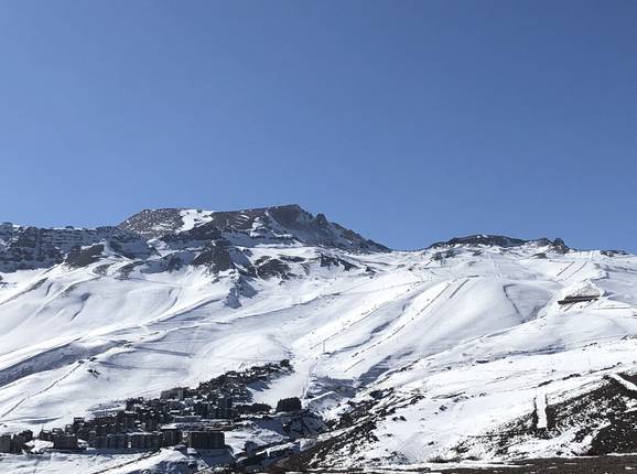 Vue sur le domaine skiable La Parva