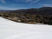 Maisons privées le long de la descente vers Tiehack