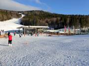 Piste facile avec tapis roulant dans le Fichtl Kids Park