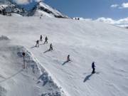 Un des nombreux cours de ski sur le domaine skiable