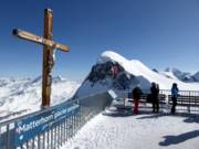 Plateforme panoramique à 3883 m d'altitude avec vue sur les 38 sommets de 4 000 m et les 14 glaciers (vue sur le Breithorn)