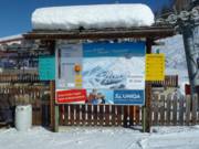 Panneau informatif à la gare intermédiaire