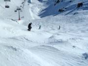 Piste à bosses près de la gare amont du télésiège à 6 places Thurntaler