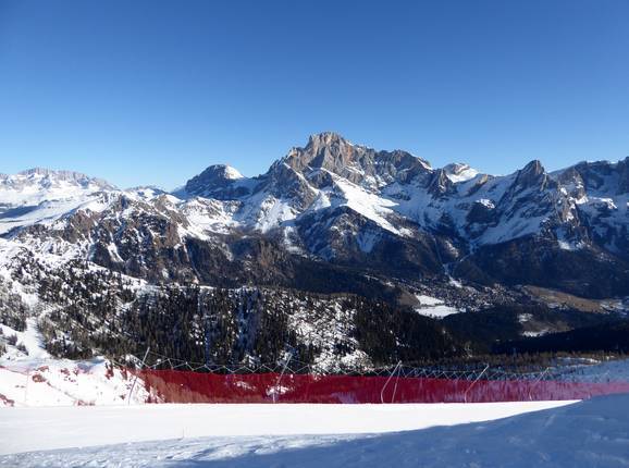 Vue entre la Cima Tognola et San Martino di Castrozza